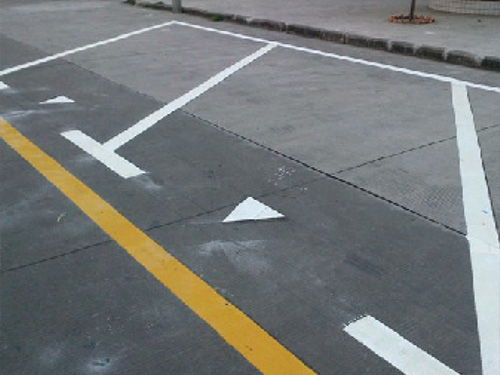 道路標(biāo)線(xiàn)施工