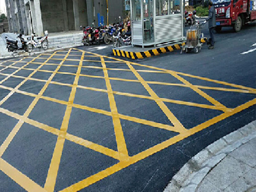 道路標(biāo)線(xiàn)施工
